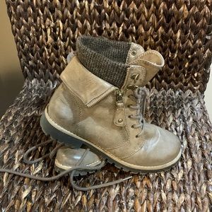 Light Army Green Ankle Boots with Knit Cuff